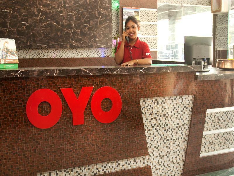 Oyo 343 Pop Life Hotel Banke Luaran gambar