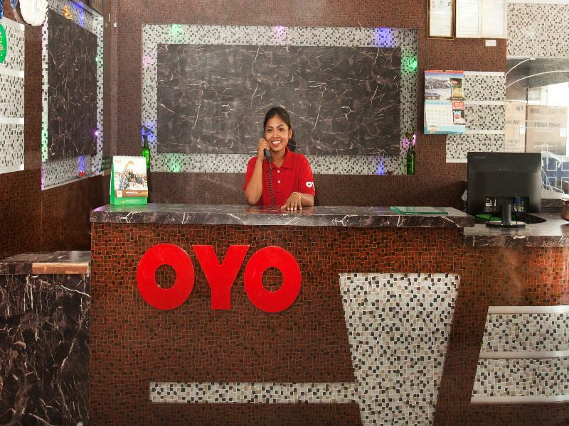 Oyo 343 Pop Life Hotel Banke Luaran gambar