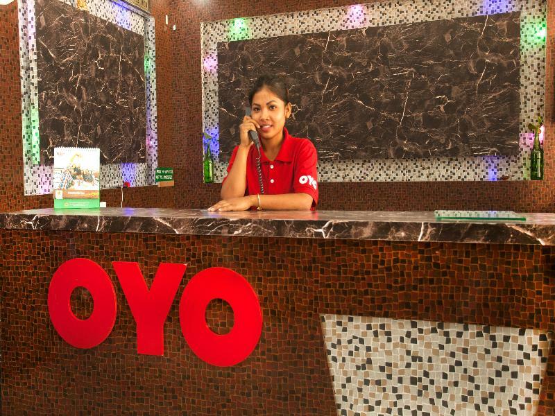 Oyo 343 Pop Life Hotel Banke Luaran gambar
