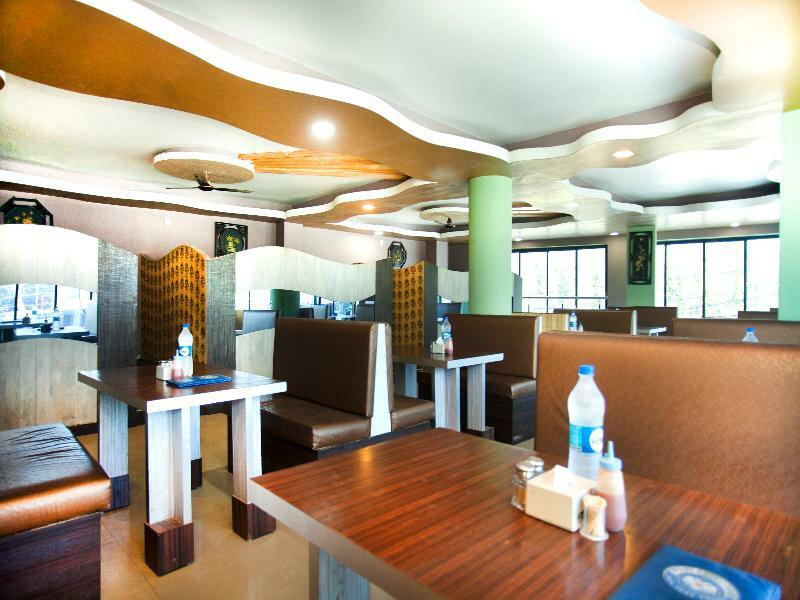 Oyo 343 Pop Life Hotel Banke Luaran gambar