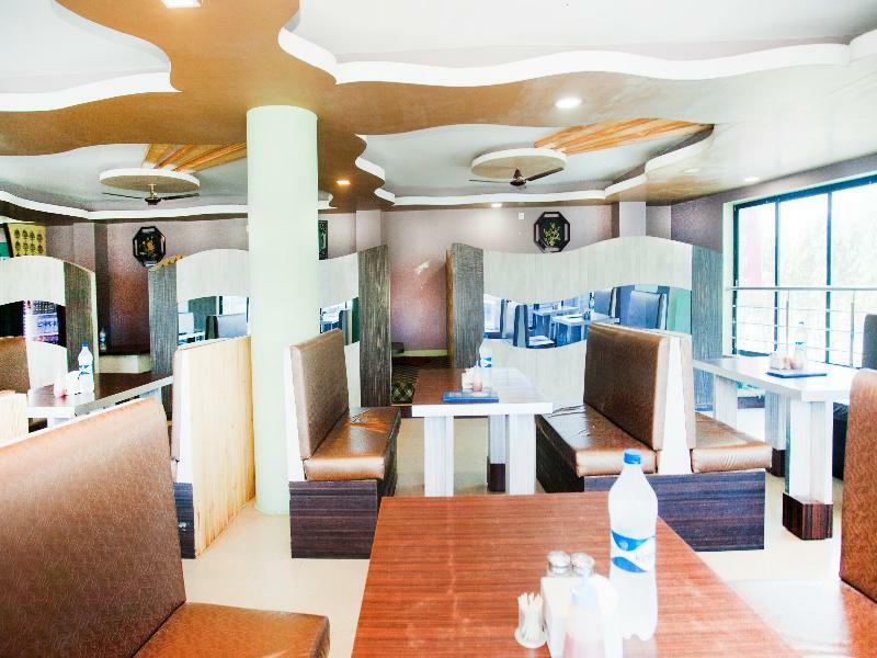 Oyo 343 Pop Life Hotel Banke Luaran gambar