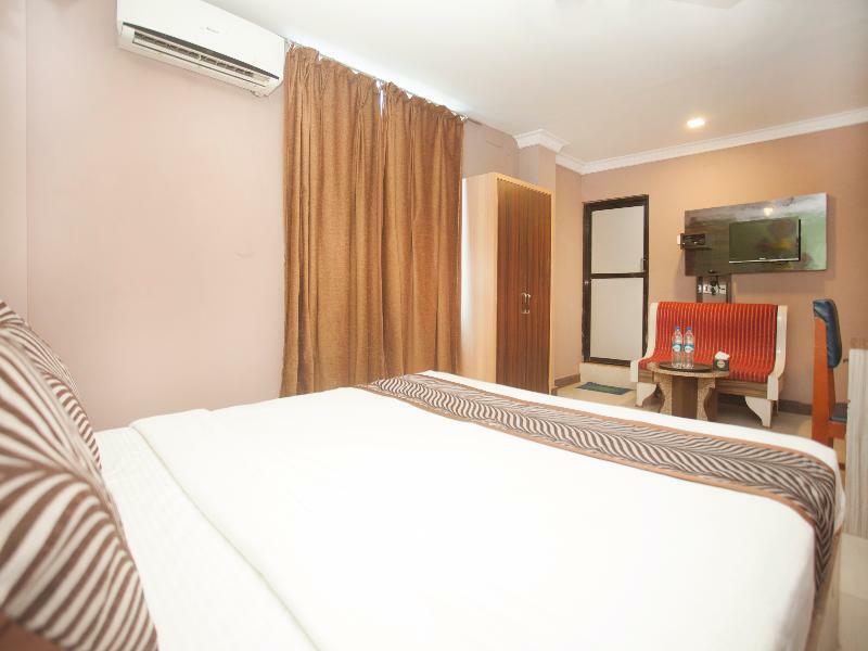 Oyo 343 Pop Life Hotel Banke Luaran gambar