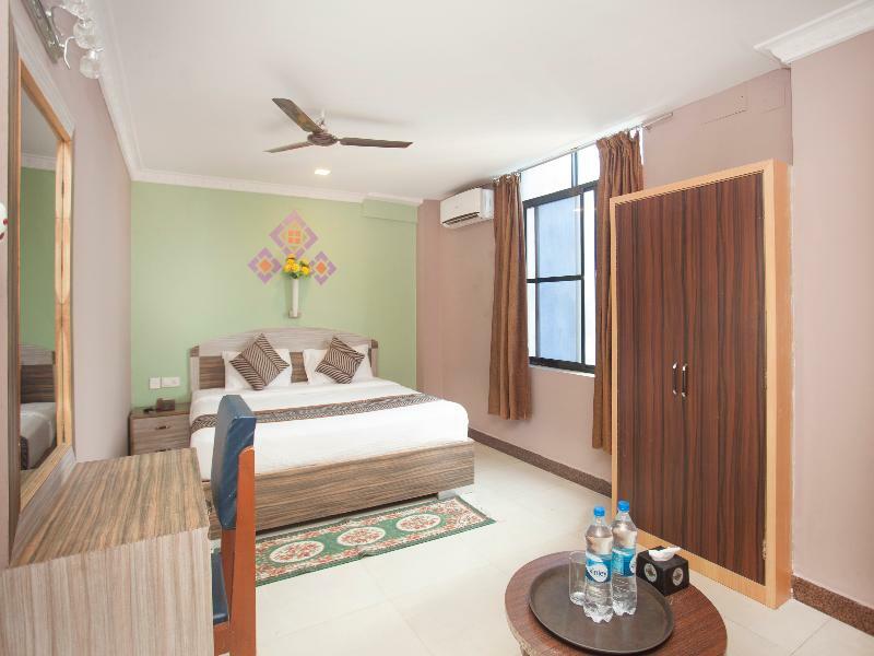 Oyo 343 Pop Life Hotel Banke Luaran gambar